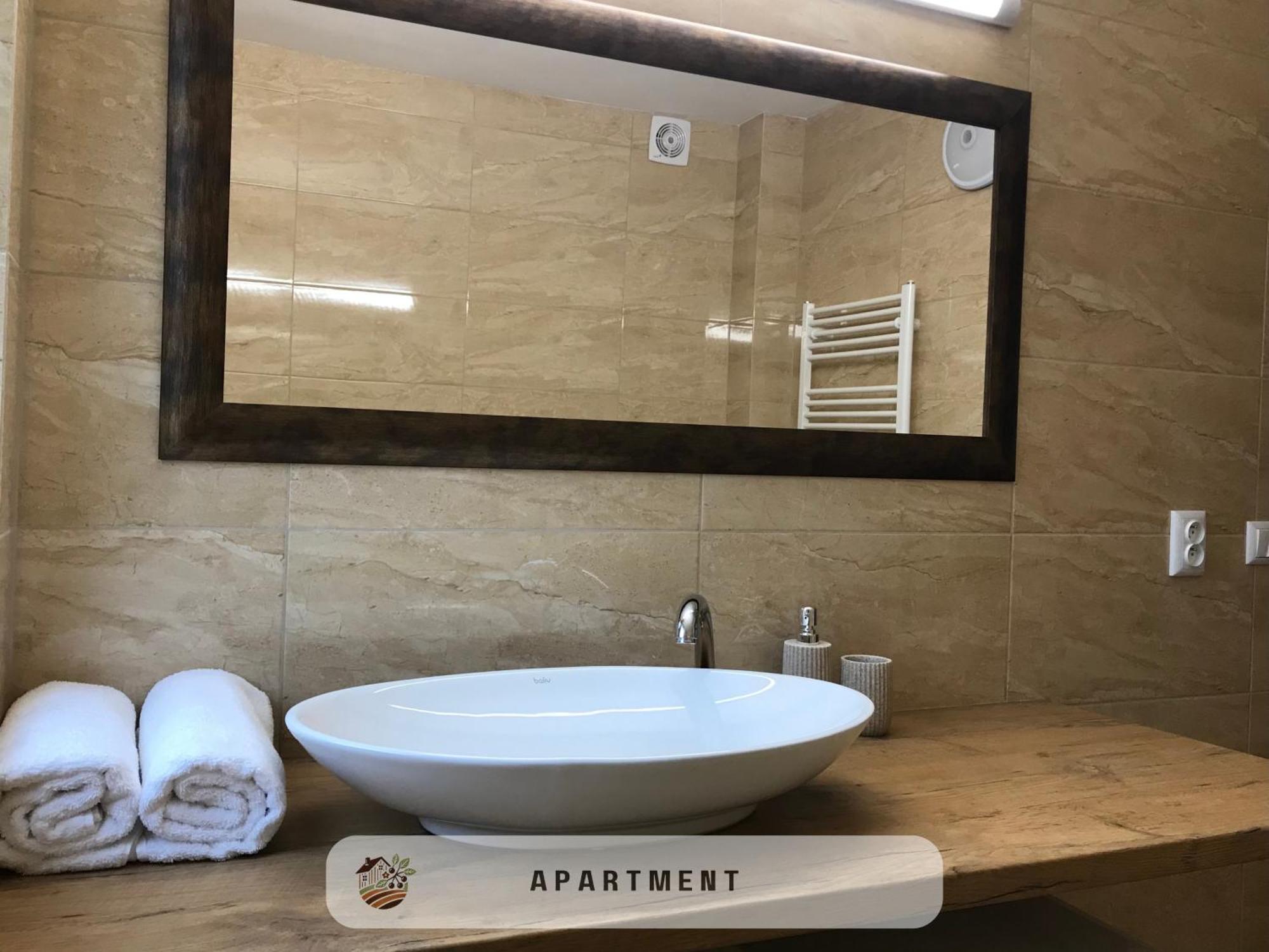 Apartmanovy Dom Felsővisnyó Kültér fotó